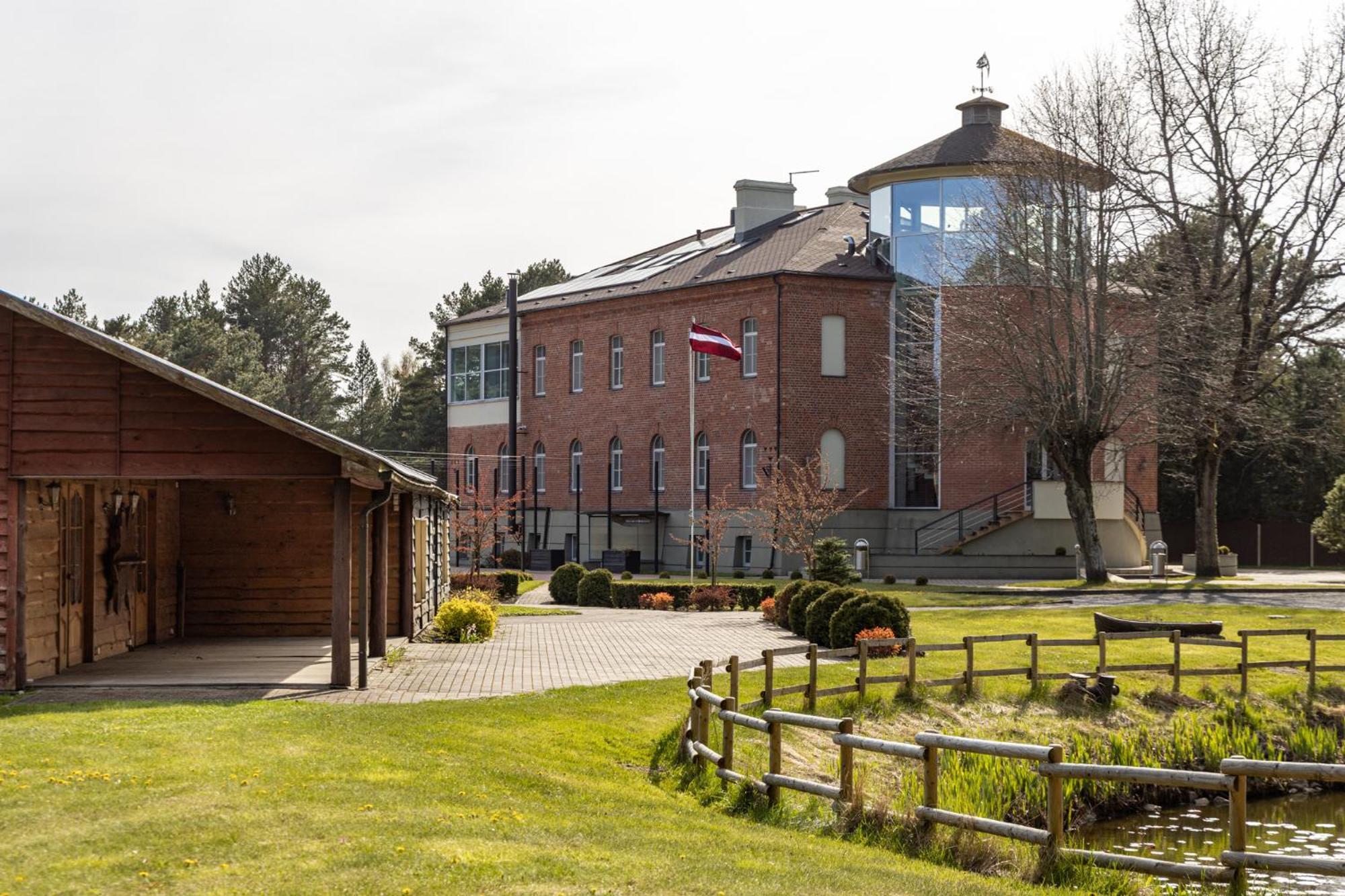 Roze Village Jurnieka Ligzda Pērkone Exteriör bild